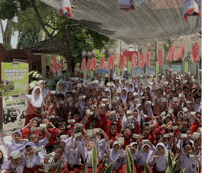 Bangor Goes to School